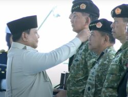 “Presiden Prabowo Anugerahkan Pangkat Kehormatan kepada 60 Purnawirawan TNI dalam Upacara Spesial”