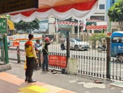 “Pagar Stasiun Cikini Ditinggikan, Warga Tetap ‘Bebas’ Lompat!”