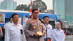 **Polda Metro Gelar Gerakan Pangan Murah, Bantu Warga Beli Beras Terjangkau**