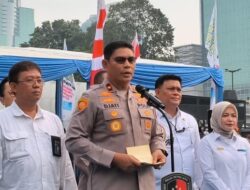 **Polda Metro Gelar Gerakan Pangan Murah, Bantu Warga Beli Beras Terjangkau**