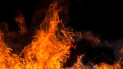 Kapal Terbakar di Tanjung Priok, 6 Damkar Meluncur dalam Operasi Penyelamatan Berisiko