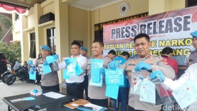 **4 Pengedar Narkoba di Pandeglang Dibekuk, Polisi Sita Uang Ratusan Juta dan Tembakau Sintetis**