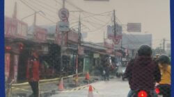 Macet Melanda! Lalin Depan Terminal Kalideres Arah Cengkareng Terhambat Perbaikan Jalan