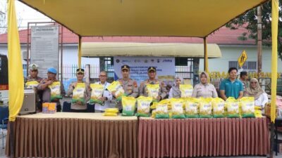 **GPM Polres Dumai, Beras 5 Kilo Dijual Rp 60 Ribu, Warga Borong Hingga 3 Ton dalam Sehari!**