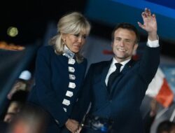 Macron Sewa Detektif Terkait Tuduhan Istrinya Terlahir sebagai Pria: Investigasi atas Influencer AS