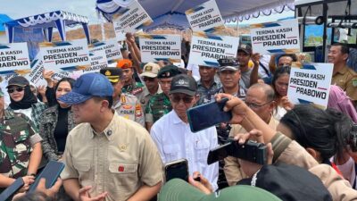 Mentrans Berikan 94 Sertipikat kepada Warga Tanjung Banun, Langkah Membedakan Hak Milik