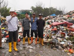 **Wabup Bogor Terima Aspirasi Pekerja di TPA Galuga: Penambahan APD dan Perbaikan Alat Berat Ditegaskan**
