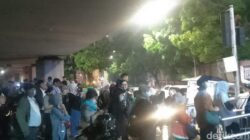 “TransJ Koridor 13 Terjebak Macet, Warga Tegal Mampang Terpaksa Antri Lama”