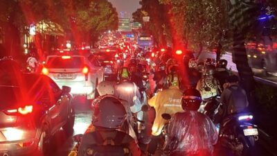 TransJ Koridor 9 Alami Keterlambatan Imbas Macet di Kemanggisan-Pinang Ranti: Dampak Luas pada Pengguna Transportasi