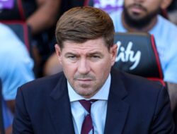“Gerrard: Owen Surpass Mbappe & Gagalnya Perbandingan dengan Pemain Masa Kini”