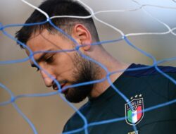**Manchester City Syaratkan Ederson Dijual untuk Rekrut Donnarumma**