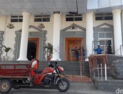 Plafon Gedung KPT Brebes Viral, Hujan Jebol Keamanan Publik!