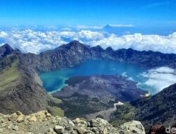 “Rinjani Dikategorikan Grade 4 oleh Kemenhut, Pendaki Pemula Harus Berpikir Dua Kali!”