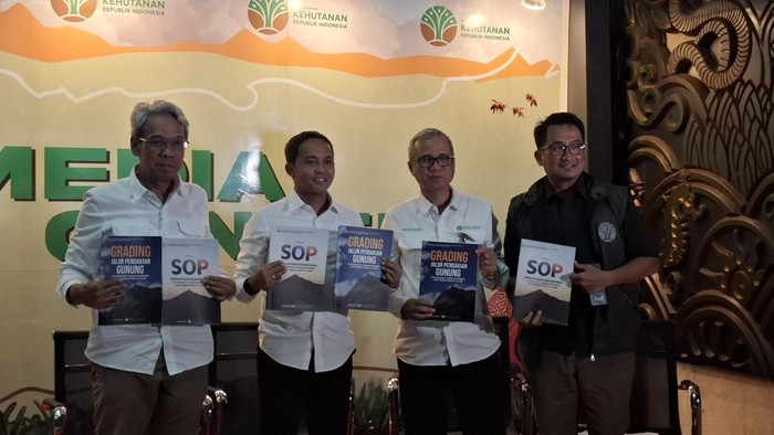 800 Guide Rinjani Terungkap, Kemenhut: 200 Sudah Bersertifikat!