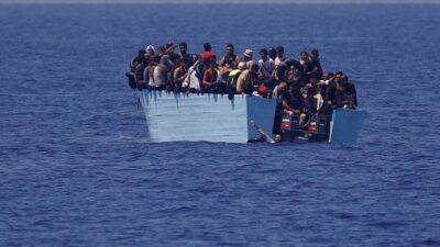 Tragedi Migran: 26 Tewas, 10 Hilang di Laut Italia