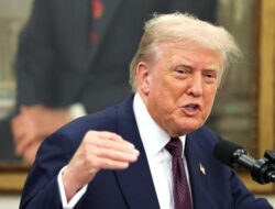 Trump Siap Temui Putin dan Zelensky, Ancam Rusia dengan Konsekuensi Berat