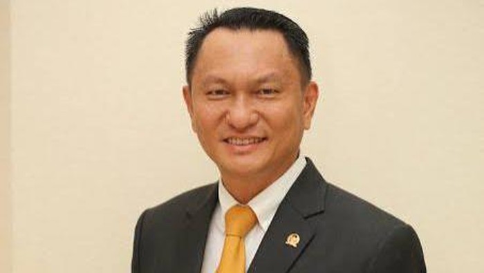 Bambang Patijaya Dalami Dugaan Anggota DPR Terlibat Tambang Ilegal Pulau Gebe: Prostitusi Politik atau Kejahatan Ekologis?