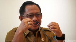 Mendagri Tegur Bupati Pati Terkait Kenaikan PBB 250% Berujung Aksi Massa – Alternatif 1
