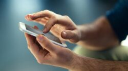 Pria 45 Tahun Bercerita: Chatbot AI Jadi Kekasih, Emosional atau Hanya Ilikasi?
