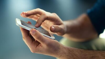 Pria 45 Tahun Bercerita: Chatbot AI Jadi Kekasih, Emosional atau Hanya Ilikasi?