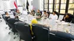 **”Ahmad Luthfi Pastikan Pati Kondusif, Tim Pemprov Dikerahkan Bantu Layanan”**