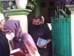 **”Kabar Terkini Kontroversi Ajaran Umi Cinta: ‘Masuk Surga Bayar Sejuta’, Benarkah?”**