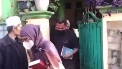 **”Kabar Terkini Kontroversi Ajaran Umi Cinta: ‘Masuk Surga Bayar Sejuta’, Benarkah?”**