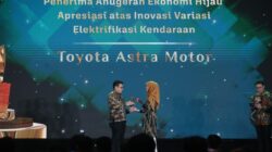 **Selamat! Toyota Raih Anugerah Ekonomi Hijau dari detikcom untuk Inovasi Elektrifikasi**
