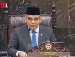 Muzani Baca Pantun di MPR, Prabowo Tepuk Tangan, Simbol Kehormatan atau Kontroversi?