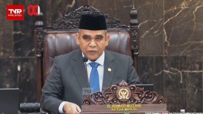 Muzani Baca Pantun di MPR, Prabowo Tepuk Tangan, Simbol Kehormatan atau Kontroversi?