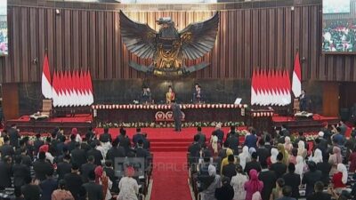 Prabowo Bungkukkan Badan ke Anggota MPR, Sebelum Pidato Kenegaraan yang Menyisakan Tanda Tanya