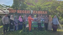 Tanam Pohon, Bantu Polisi! Siswa dan Guru SMP di Rohul Aksi Nyata Dukung Green Policing Riau