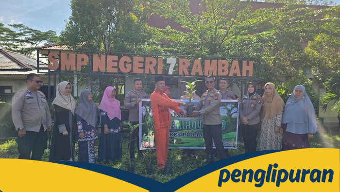 Tanam Pohon, Bantu Polisi! Siswa dan Guru SMP di Rohul Aksi Nyata Dukung Green Policing Riau