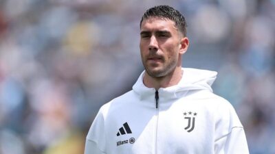 “Sesko dan Gyokeres Lepas, Newcastle United Hadirkan Bomber Baru! Vlahovic Siap Rebut Perhatian”