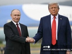 Trump dan Putin di Alaska: Perdamaian atau Perang?