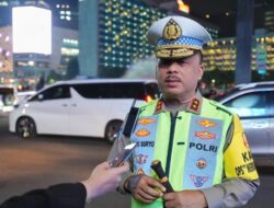 **Kakorlantas Patroli Jelang HUT ke-80 RI: Polantas Menyapa Hadir Dengan Senyum**