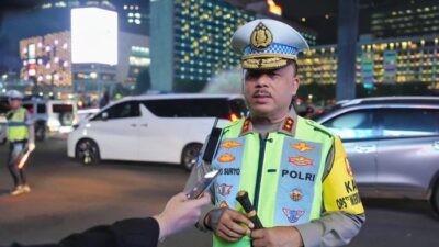 **Kakorlantas Patroli Jelang HUT ke-80 RI: Polantas Menyapa Hadir Dengan Senyum**