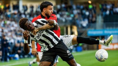**Calvin Verdonk Brilliance Pemicu NEC 4-1 Heracles di Eredivisie**