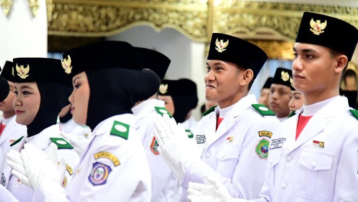 **Kolonel Inf Amril Hairuman Menyemarakkan HUT RI ke-80 sebagai Komandan Upacara di Istana**