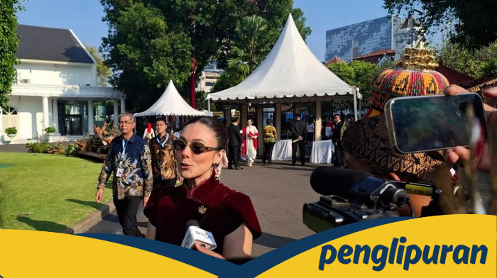 **Nicholas Saputra dan Wulan Guritno Bersama dalam Peringatan HUT RI ke-80 di Istana**
