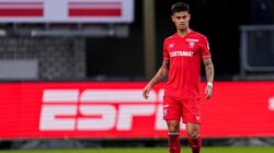 Kenapa Mees Hilgers Masih Hilang dari Skuad Twente Lawan PSV? Penjelasan Mengejutkan!