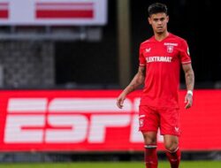 Kenapa Mees Hilgers Masih Hilang dari Skuad Twente Lawan PSV? Penjelasan Mengejutkan!