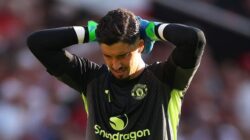 Bayindir Blunder, Onana Diparkir, MU Butuh Kiper Baru? – Update 1