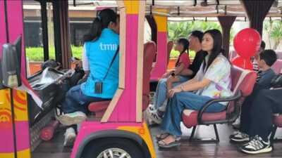 “Gibran Ajak Selvi, Jan Ethes, dan La Lembah Manah Liburan HUT RI ke TMII: Kenali Lebih Dekat Budaya Lokal!”