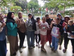 Warga Kedoya Cerita Patungan Sewa Angkot Rp 300 Ribu, Liburan ke TMII Jadi Lebih Meriah