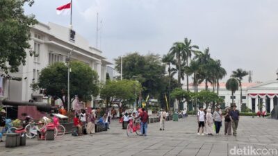 “Pertama Kali, Jani dan Keluarga Jelajahi Serunya Kota Tua di Libur HUT RI ke-80”