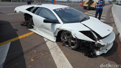 Lamborghini Ringsek di Tol Kunciran: Kronologi Tabrakan yang Memprihatinkan!