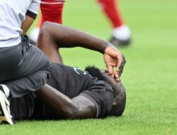 **Lukaku Cedera, Napoli Was-was: Dampak Cedera Paha pada Performa Tim**