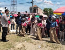 [Keseruan Polisi, Mahasiswa dan Warga Siak Lomba Agustusan di HUT RI]