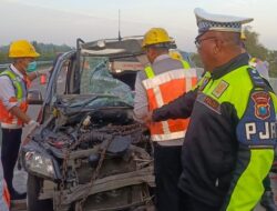 Wuling Tabrak Truk di Tol Jombang, Tragedi Maut Tewaskan 3 Orang, Identitas Korban Terungkap